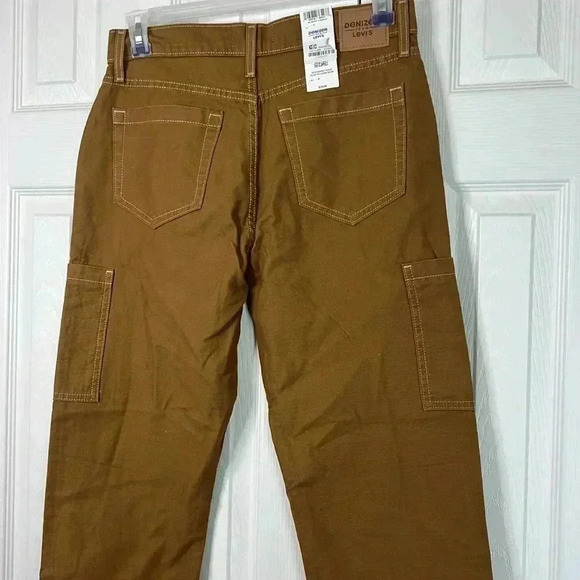 DENIZEN from Levi's - Women's Mid-Rise 90's
Loose Straight Jeans - Picture 13 of 16